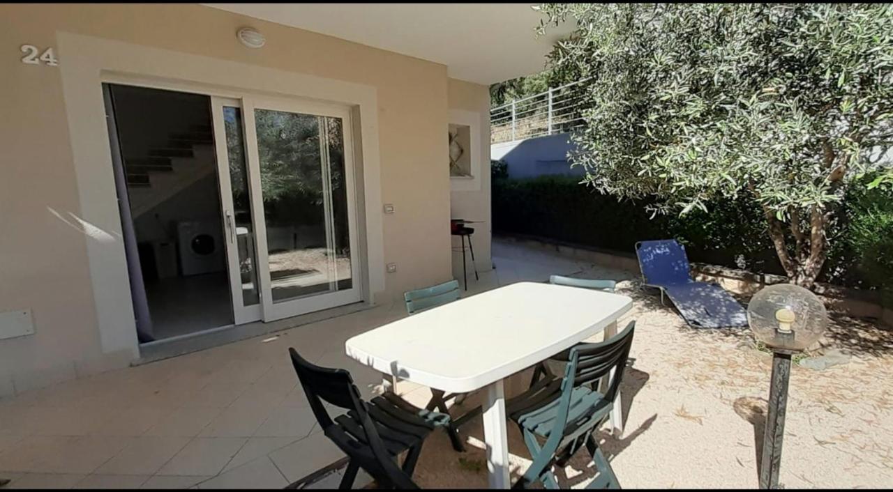 Villetta Federico Climatizzata Con Giardino Privato Viddalba Luaran gambar
