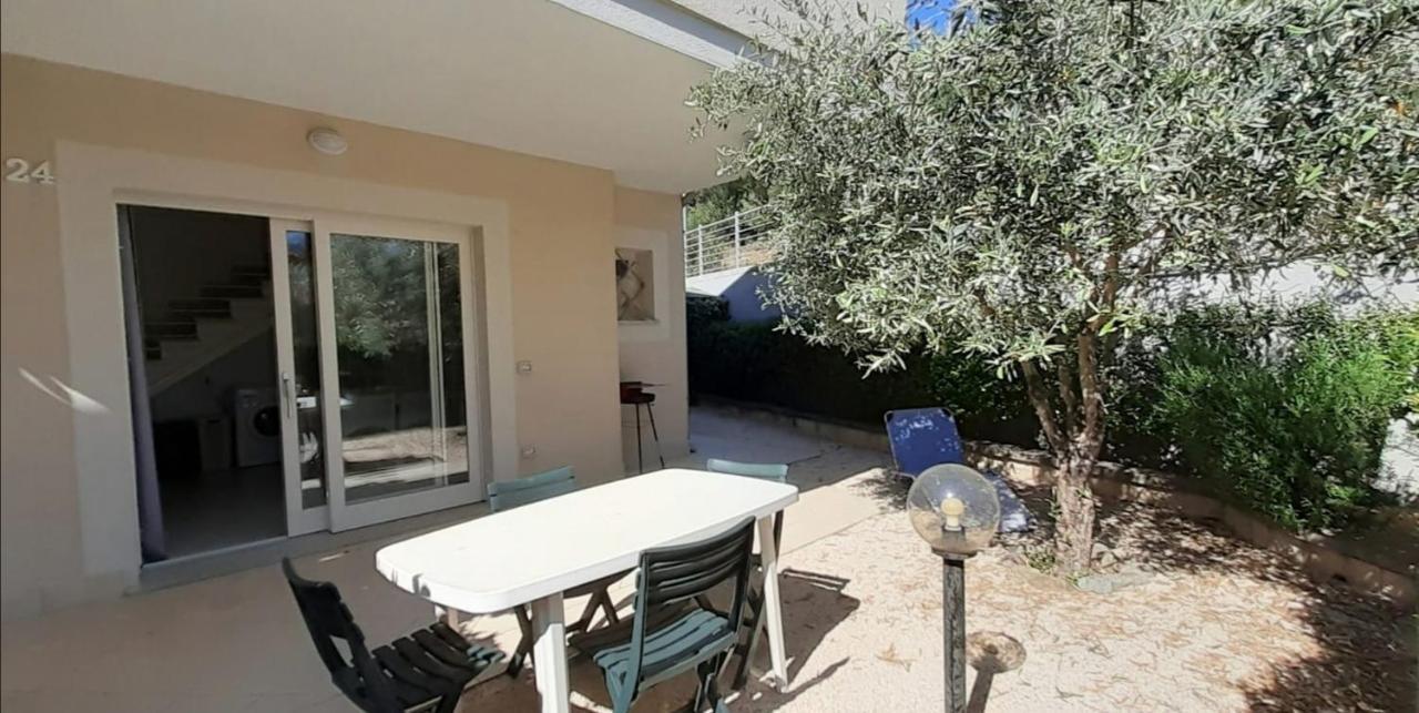 Villetta Federico Climatizzata Con Giardino Privato Viddalba Luaran gambar