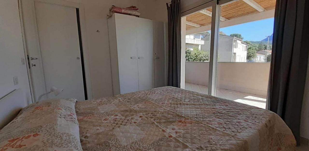 Villetta Federico Climatizzata Con Giardino Privato Viddalba Luaran gambar